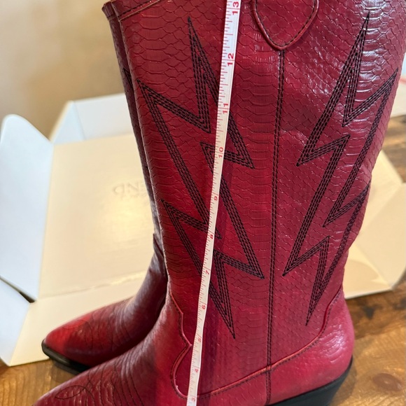 NEVER WORN!  Dirty Laundry (by Chinese Laundry) women's cowboy boots - Picture 8 of 16
